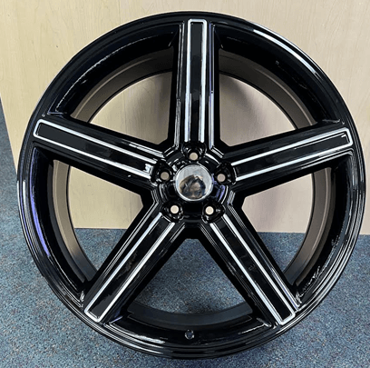 IROC wheel with a classic design and high-quality finish