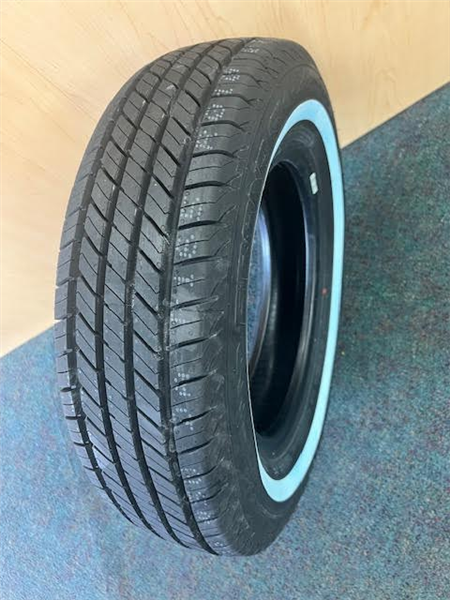 225/60R16 VENOM POWER GRAND AM 98S WSW 480AB M+S***50K***25MM WHITE WALL